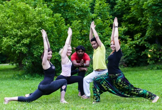 школа йоги yogasutra фото 5 - iogaplace.ru